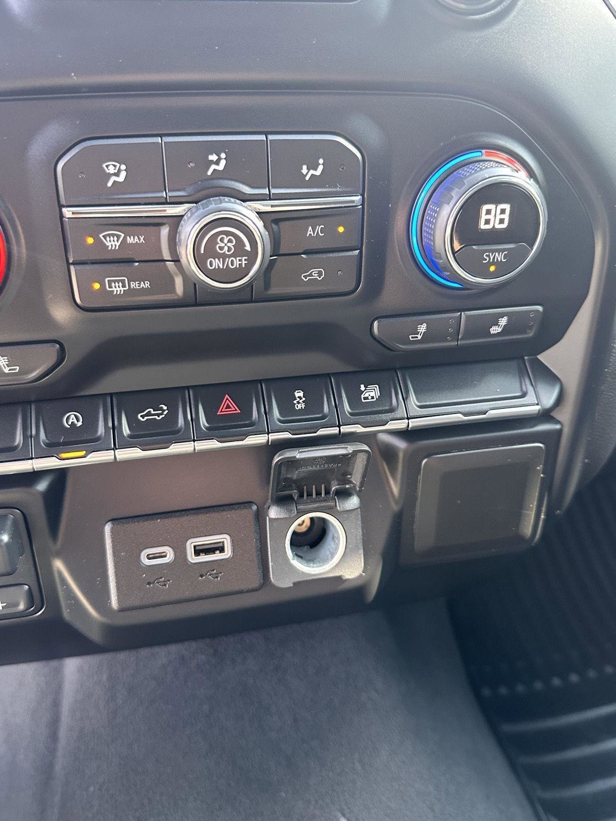 Used 2021 Chevrolet Silverado 1500 LT image 26