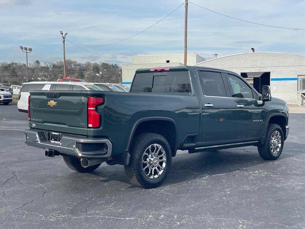 New 2026 Chevrolet Silverado 2500 LTZ w/ LTZ Premium Package AWD/4WD image 7