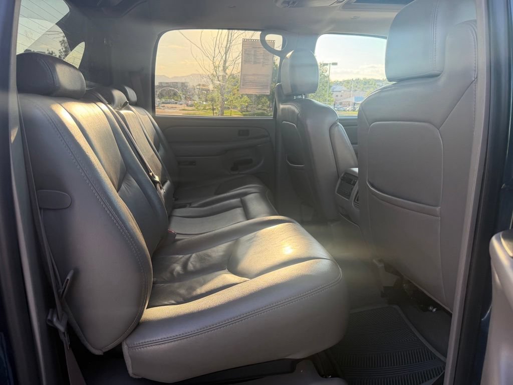 Used 2005 Chevrolet Avalanche Z71 w/ Sun And Sound Package AWD/4WD image 26
