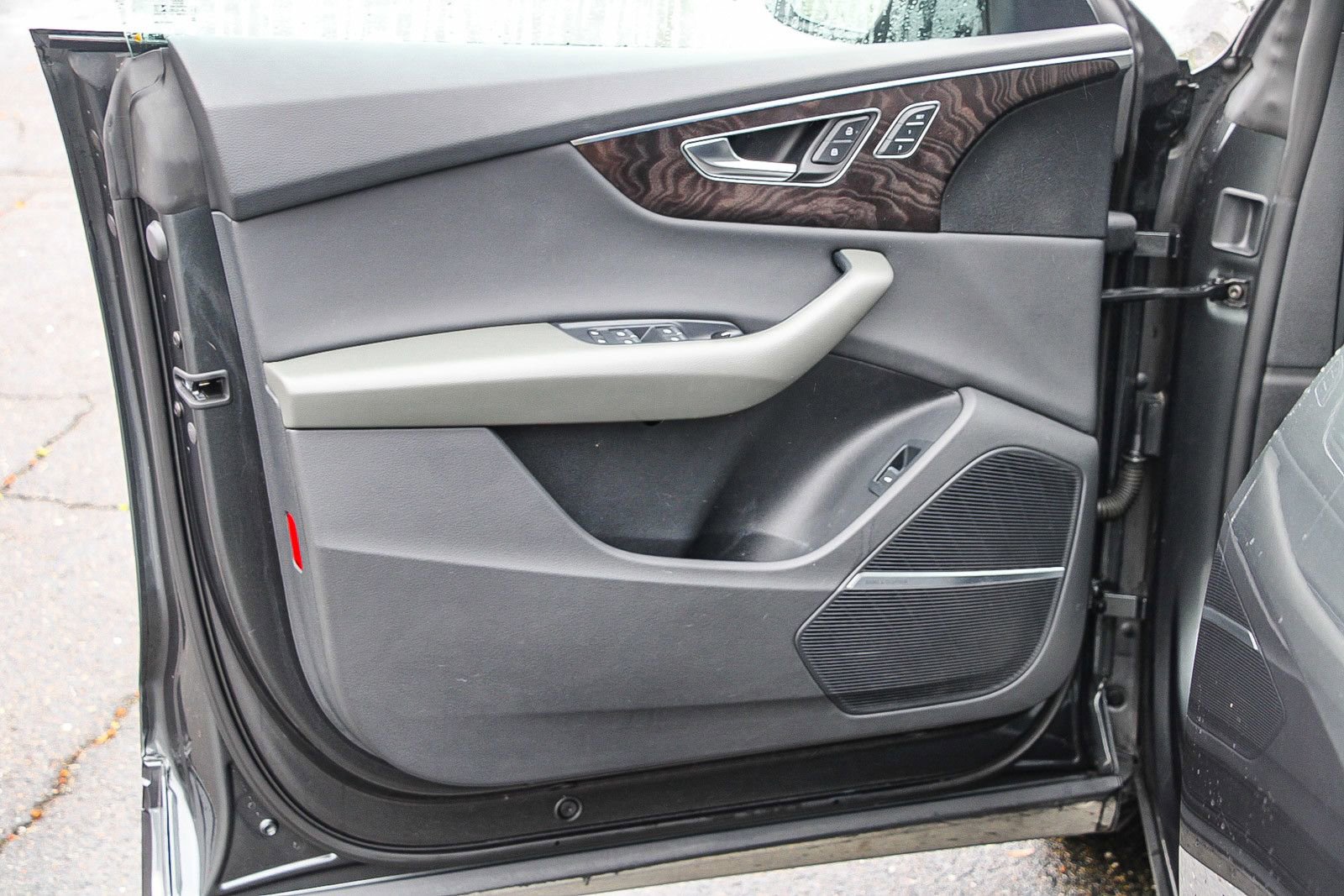 Used 2021 Audi Q8 Premium Plus w/ Premium Plus Package image 20