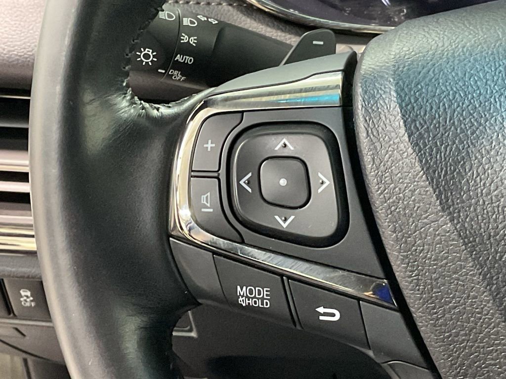 Used 2018 Toyota Avalon Touring image 9