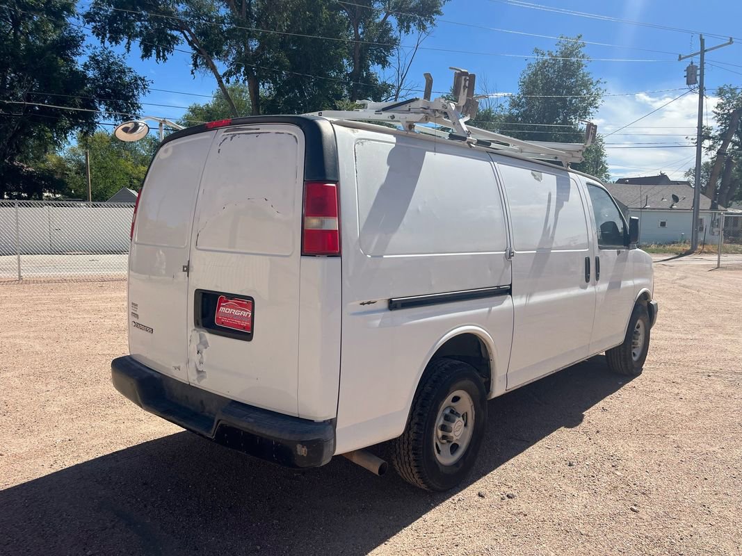 Used 2010 Chevrolet Express 2500 image 3