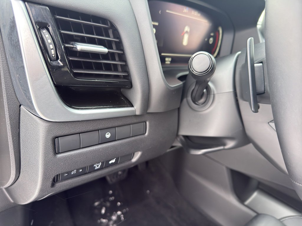 Certified 2025 Nissan Rogue SL image 14