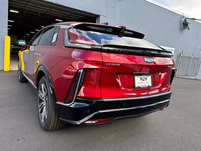 New 2026 Cadillac Lyriq Premium Luxury w/ LPO, Floor Liner Package AWD/4WD image 5