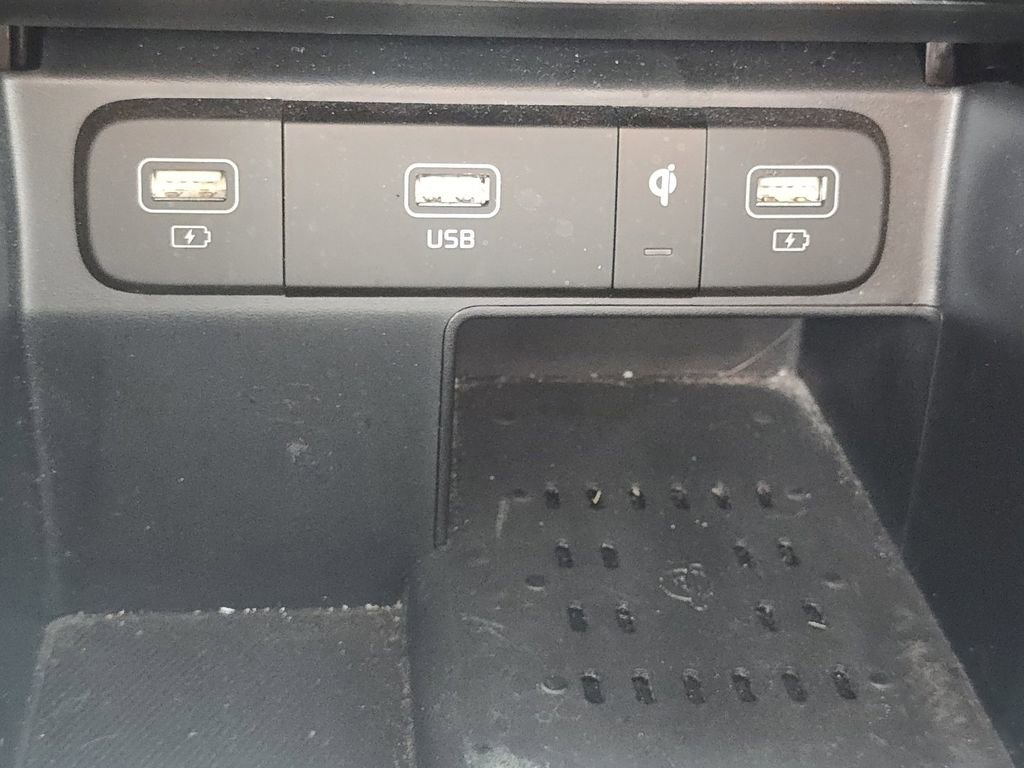 Used 2023 Kia Sorento SX AWD/4WD image 32