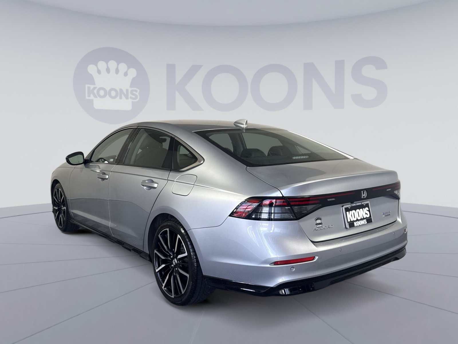 Used 2024 Honda Accord Touring image 4