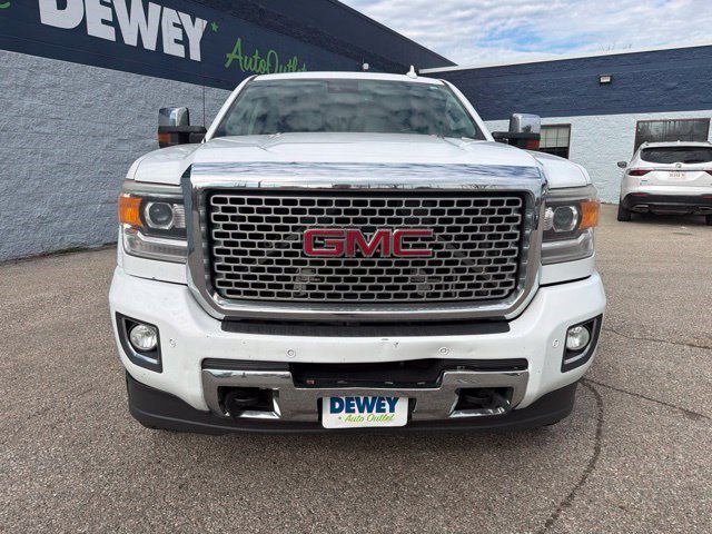Used 2016 GMC Sierra 2500 Denali w/ Duramax Plus Package AWD/4WD image 8