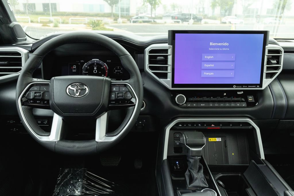 Used 2023 Toyota Tundra Platinum AWD/4WD image 28