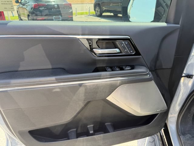 Used 2024 GMC Sierra EV Denali AWD/4WD image 12