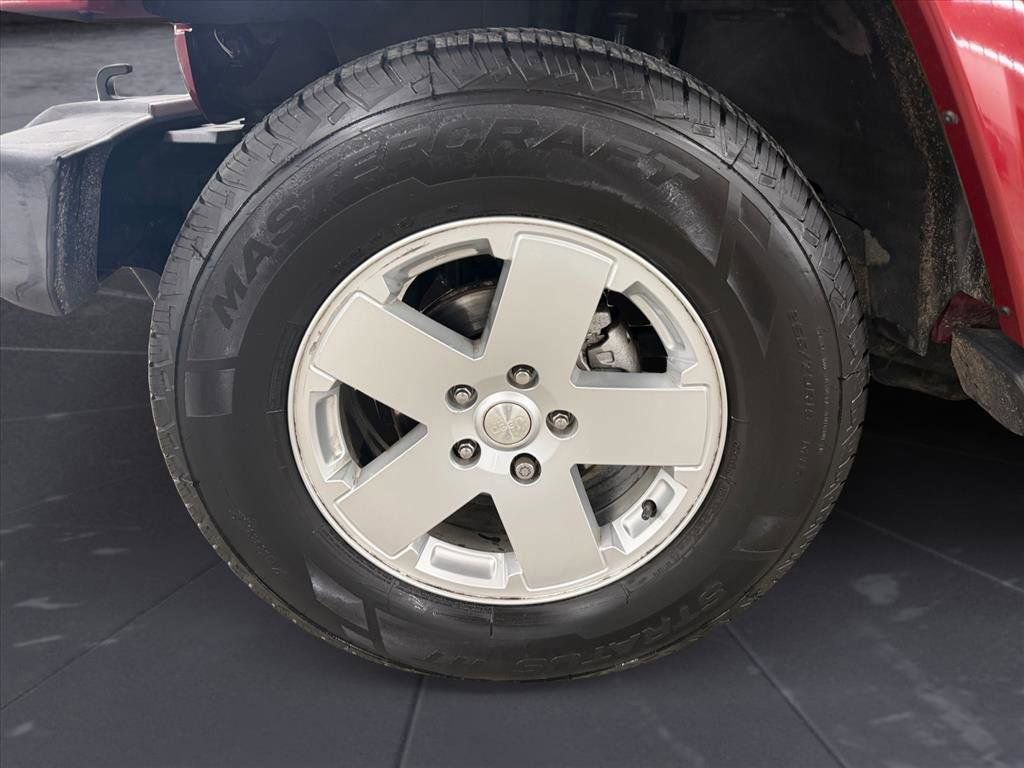 Used 2012 Jeep Wrangler Unlimited Sahara w/ Dual Top Group image 10