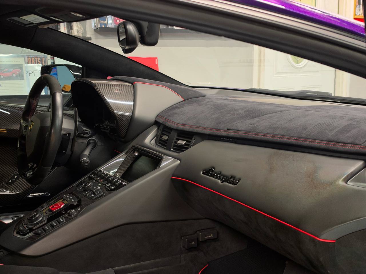 Used 2020 Lamborghini Aventador SVJ AWD/4WD image 31