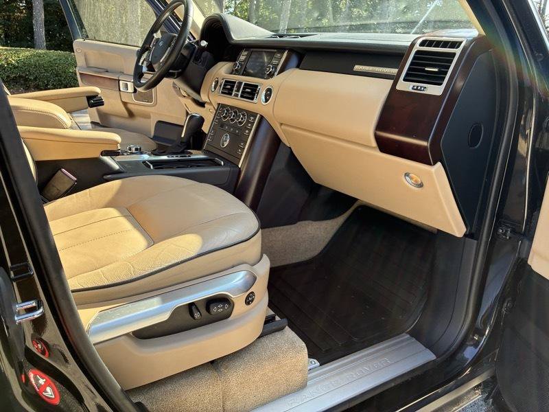 Used 2010 Land Rover Range Rover HSE AWD/4WD image 28