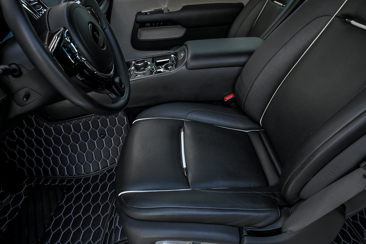 Used 2015 Rolls-Royce Wraith RWD image 17