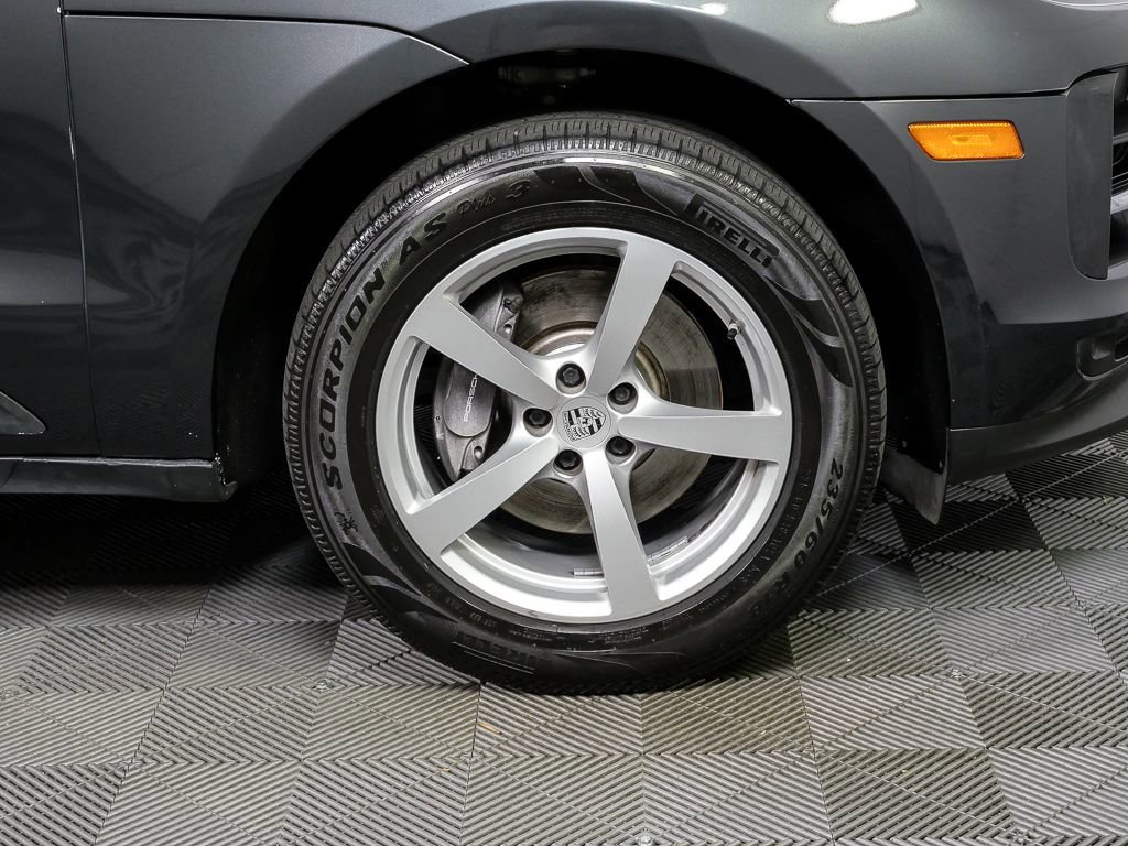 Certified 2020 Porsche Macan image 39