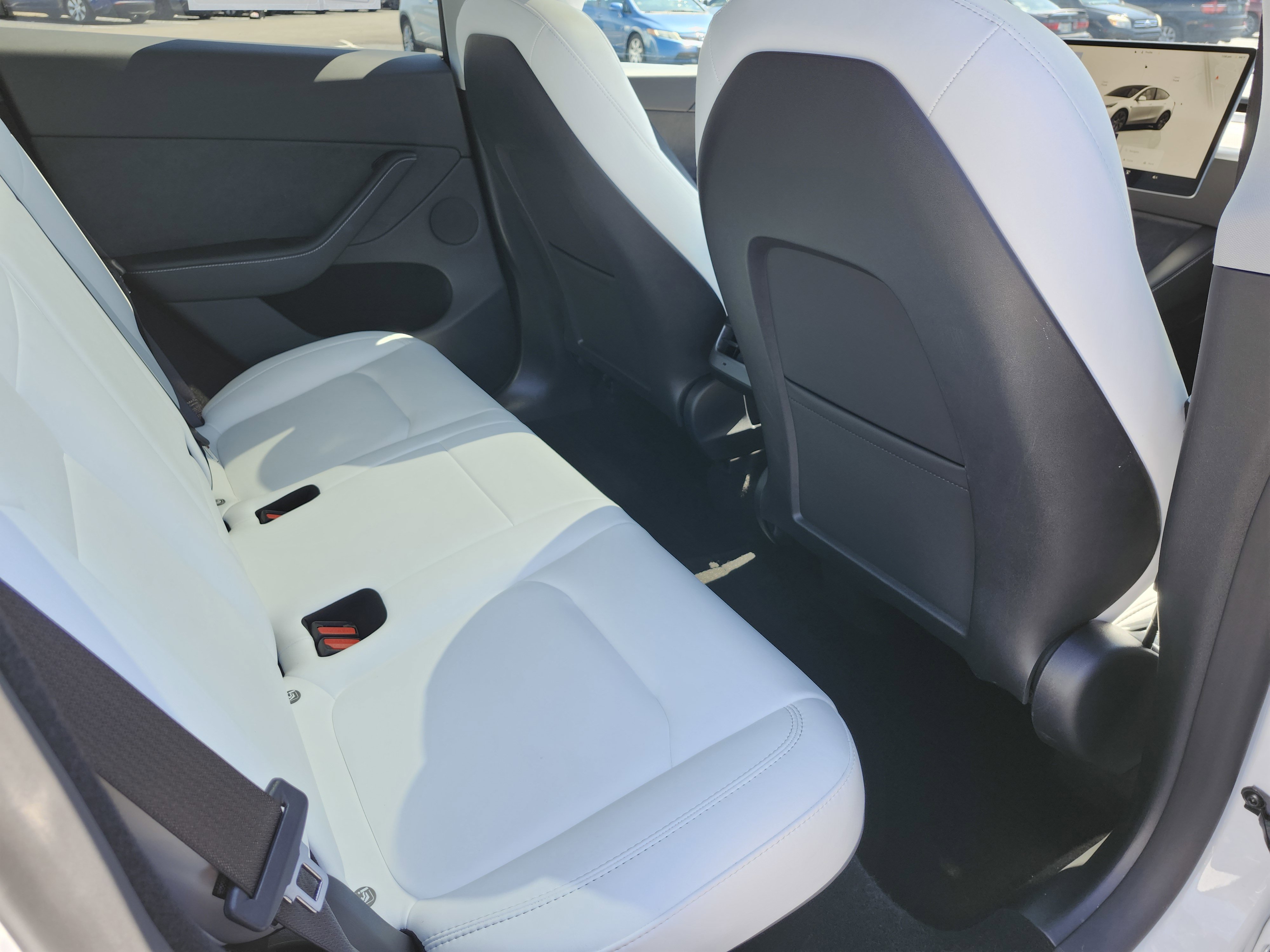 Used 2024 Tesla Model Y Long Range AWD/4WD image 19