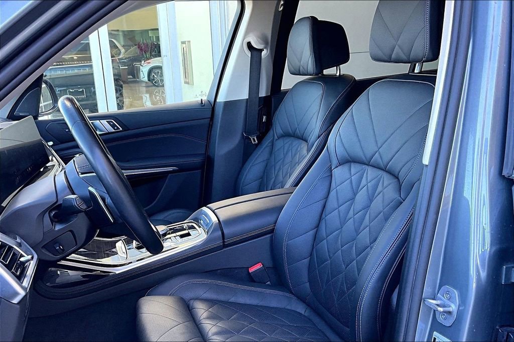 Used 2024 BMW X7 xDrive40i image 33