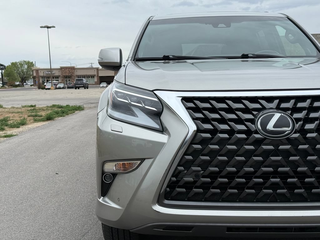 Used 2020 Lexus GX 460 Premium w/ Premium Package AWD/4WD image 6