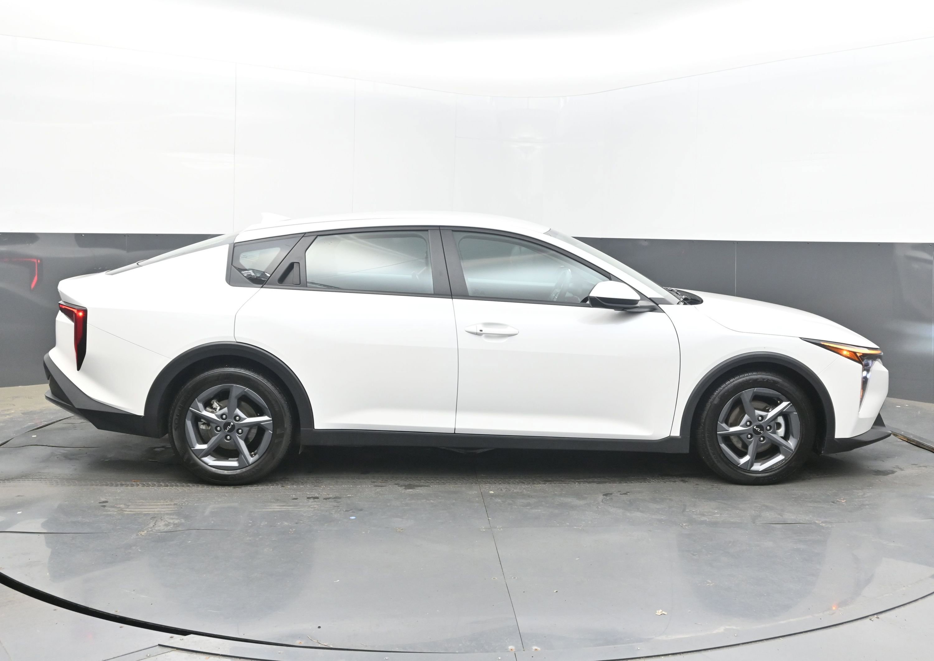 Used 2025 Kia K4 FWD image 10