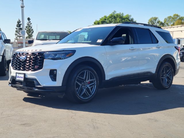 Certified 2025 Ford Explorer ST AWD/4WD image 2