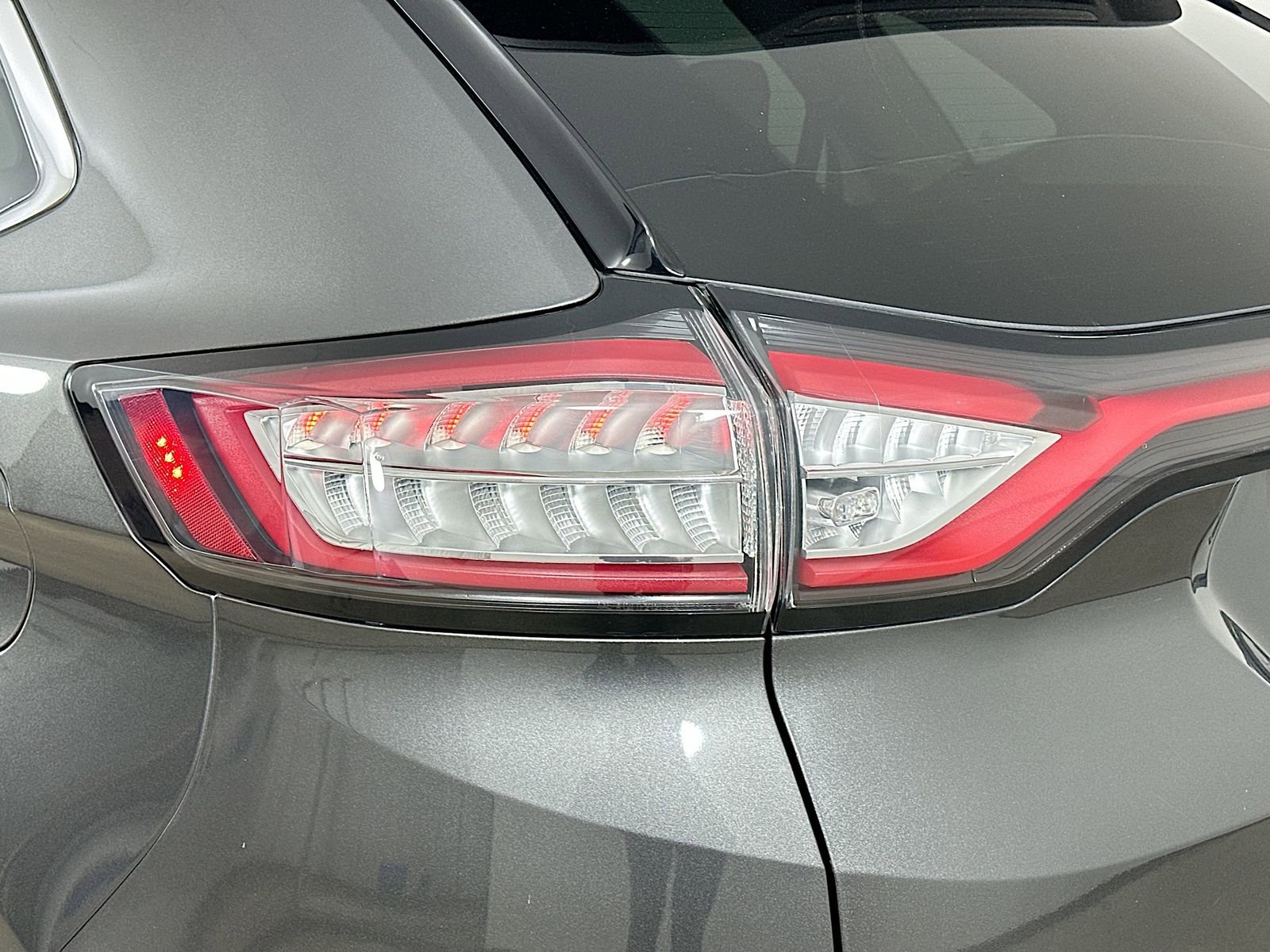 Used 2017 Ford Edge SEL w/ Equipment Group 201A AWD/4WD image 41