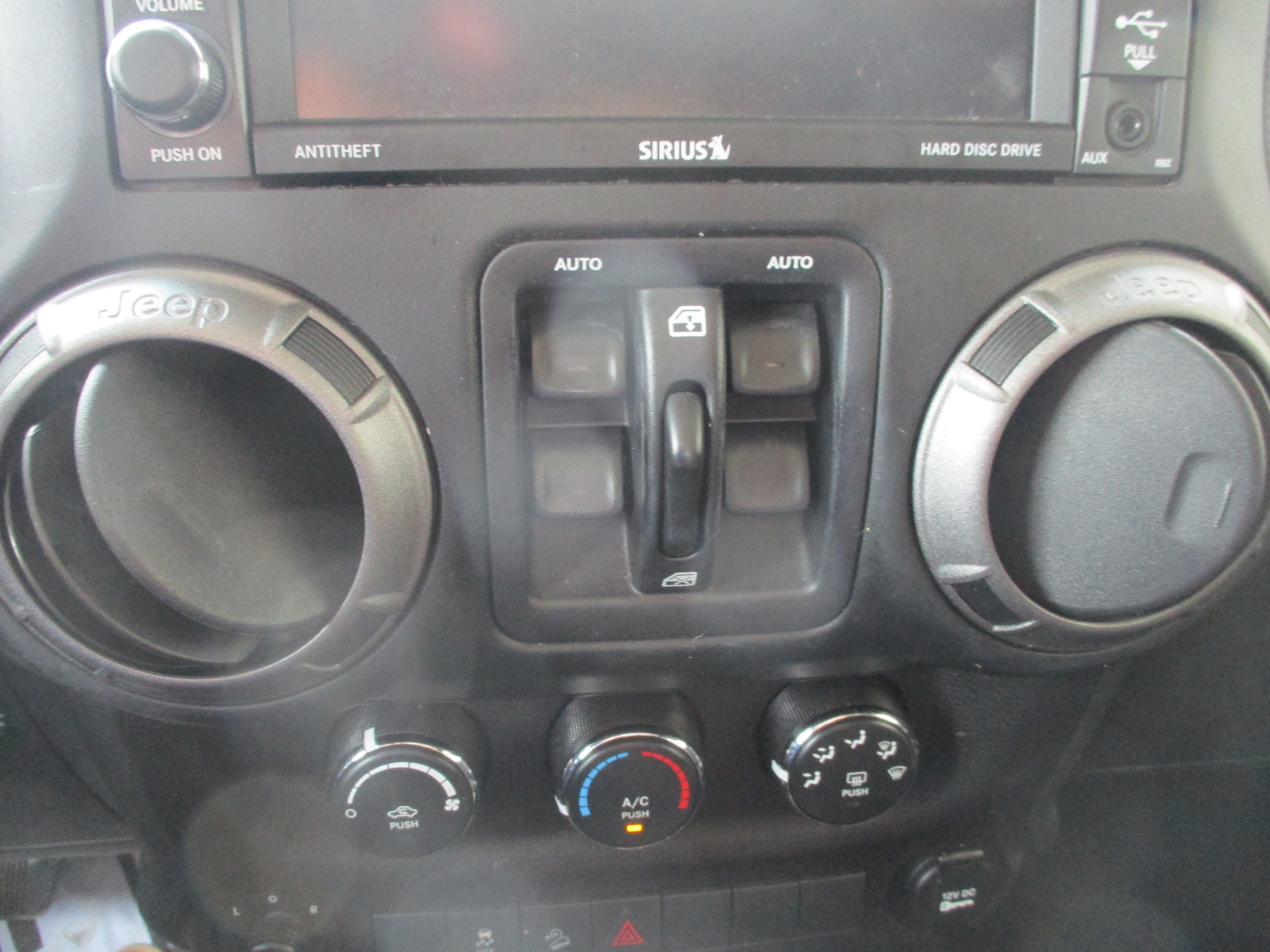 Used 2018 Jeep Wrangler Unlimited Sport S AWD/4WD image 15