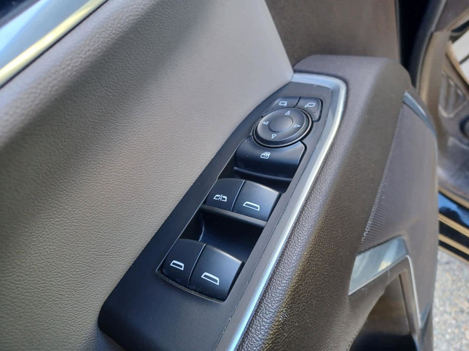 Used 2025 Chevrolet Silverado 1500 LT AWD/4WD image 15