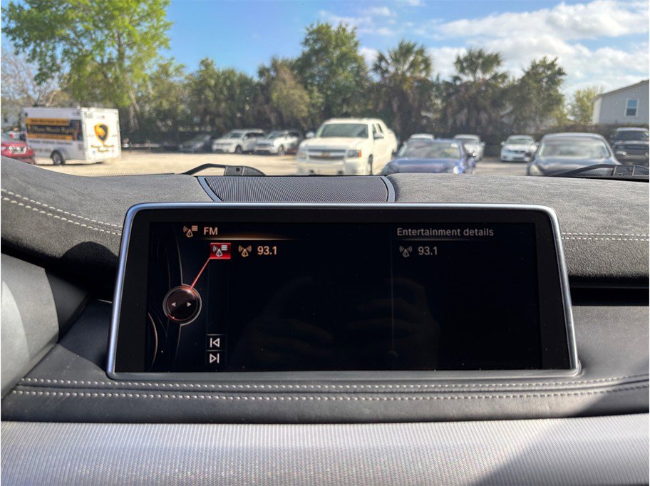 Used 2016 BMW X5 M image 34