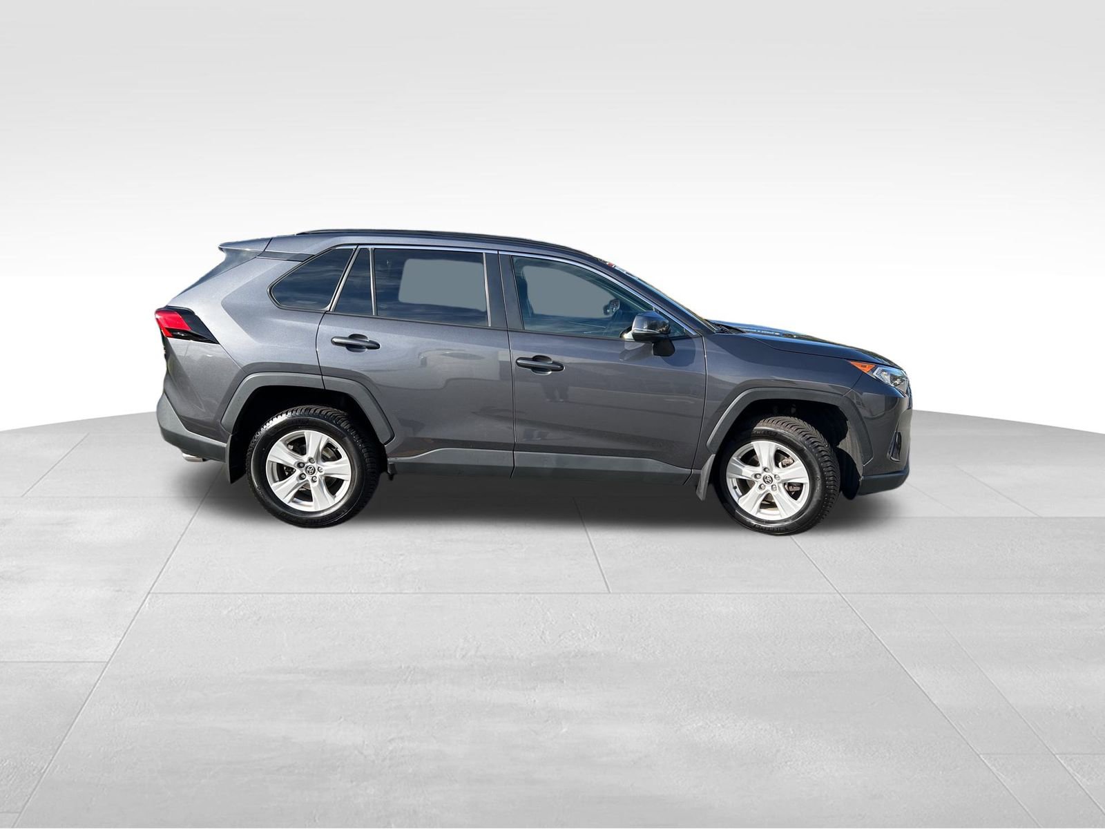 Used 2021 Toyota RAV4 XLE w/ XLE Grade Weather Package image 6