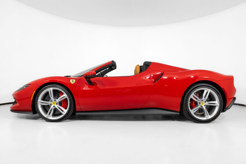 Used 2025 Ferrari 296 GTS RWD image 3