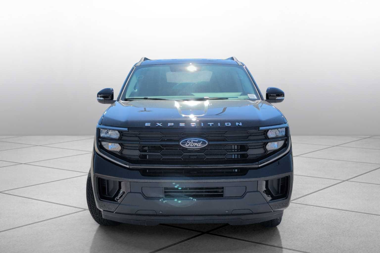 New 2026 Ford Expedition Active image 3