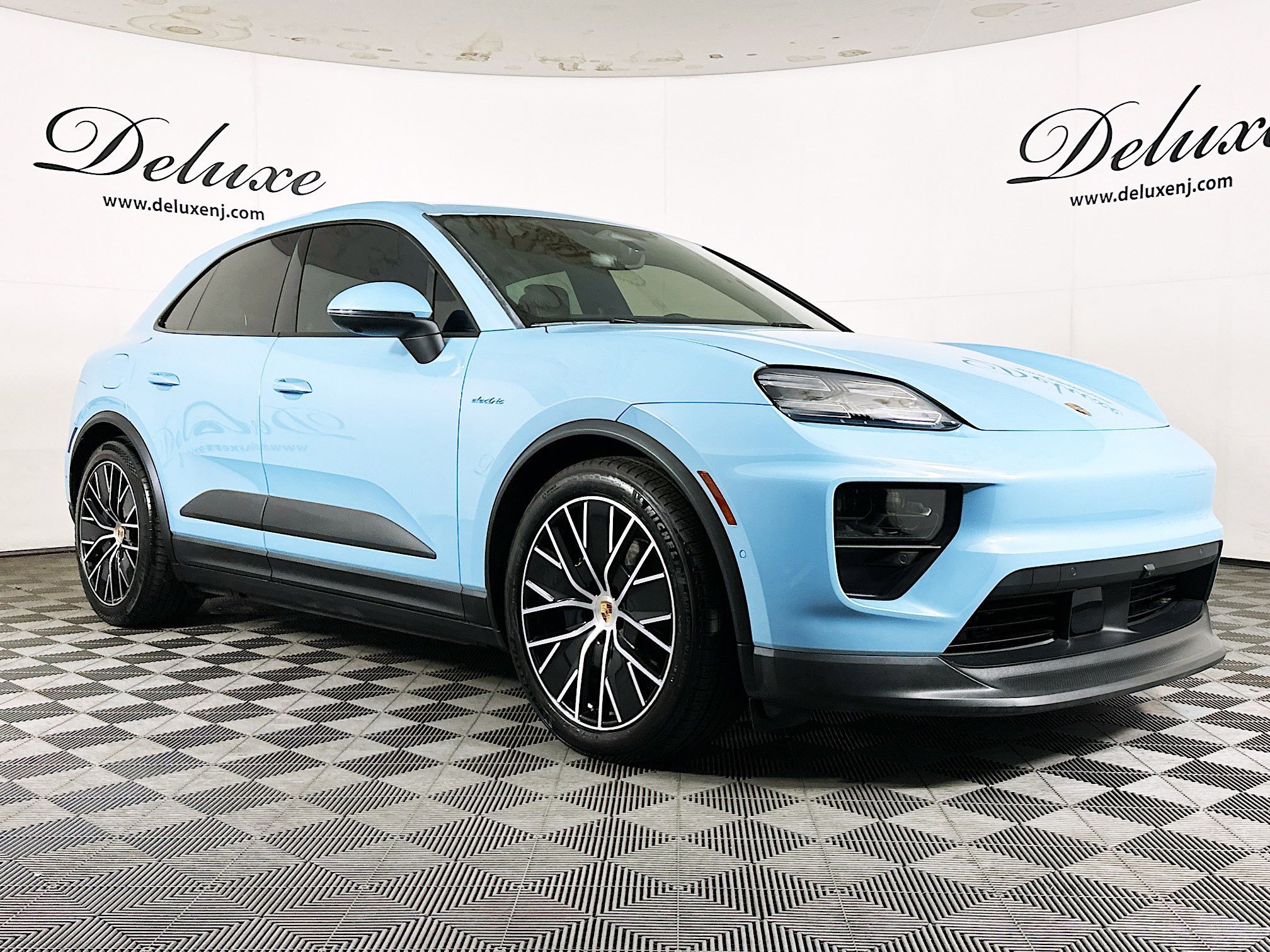 Used 2024 Porsche Macan 4 Electric w/ Premium Package AWD/4WD image 1