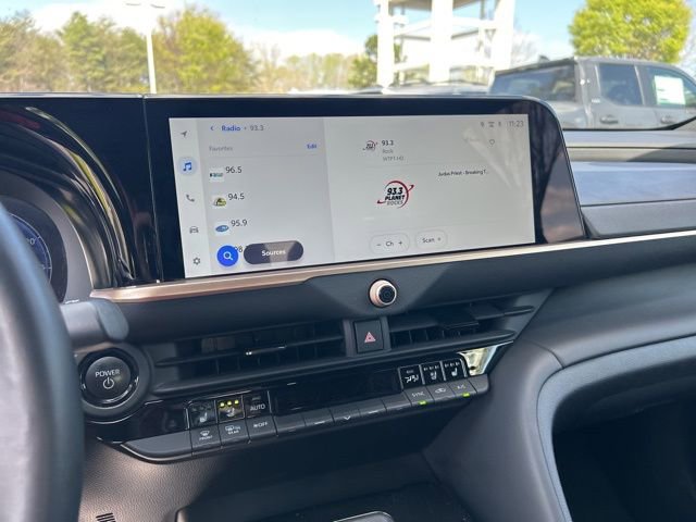 Used 2026 Toyota Crown XLE image 22