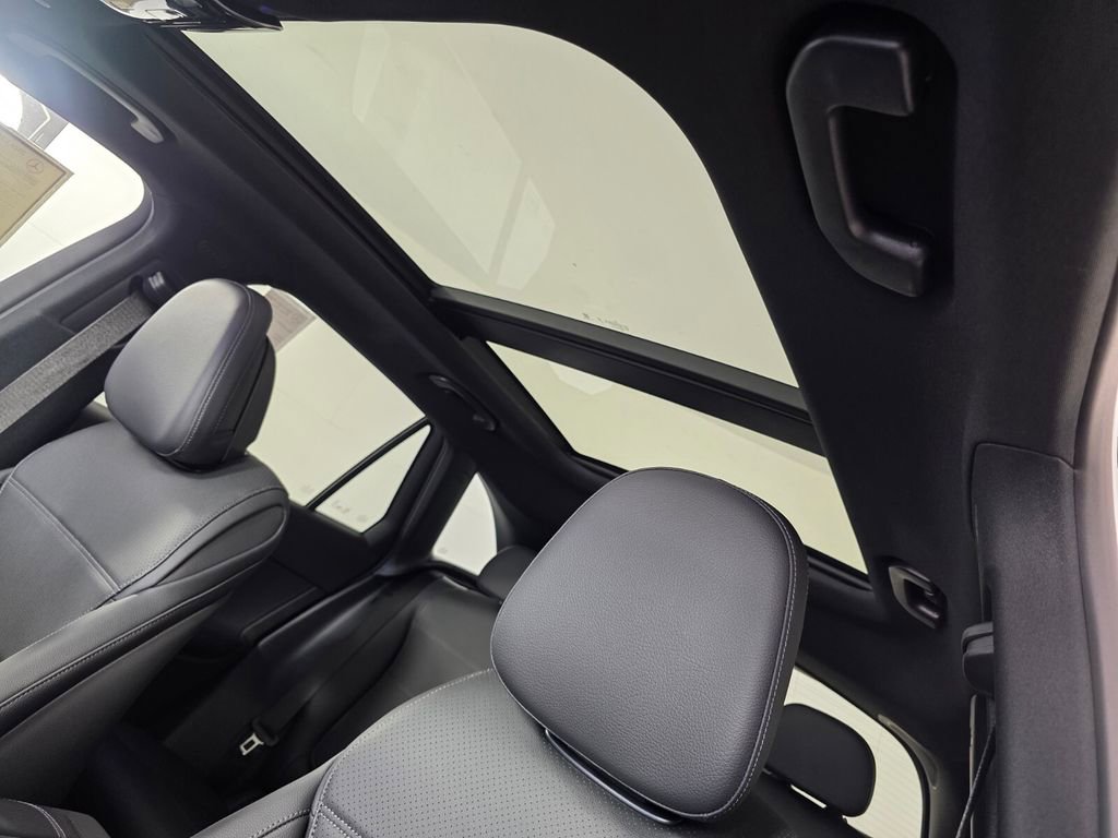 New 2026 Mercedes-Benz GLC 300 image 9