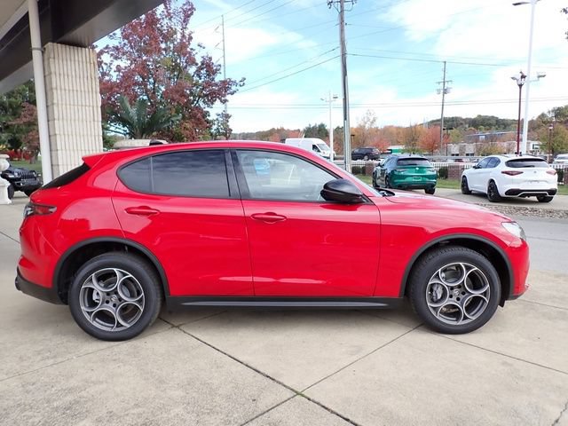 New 2025 Alfa Romeo Stelvio Sprint w/ Convenience Package AWD/4WD image 8