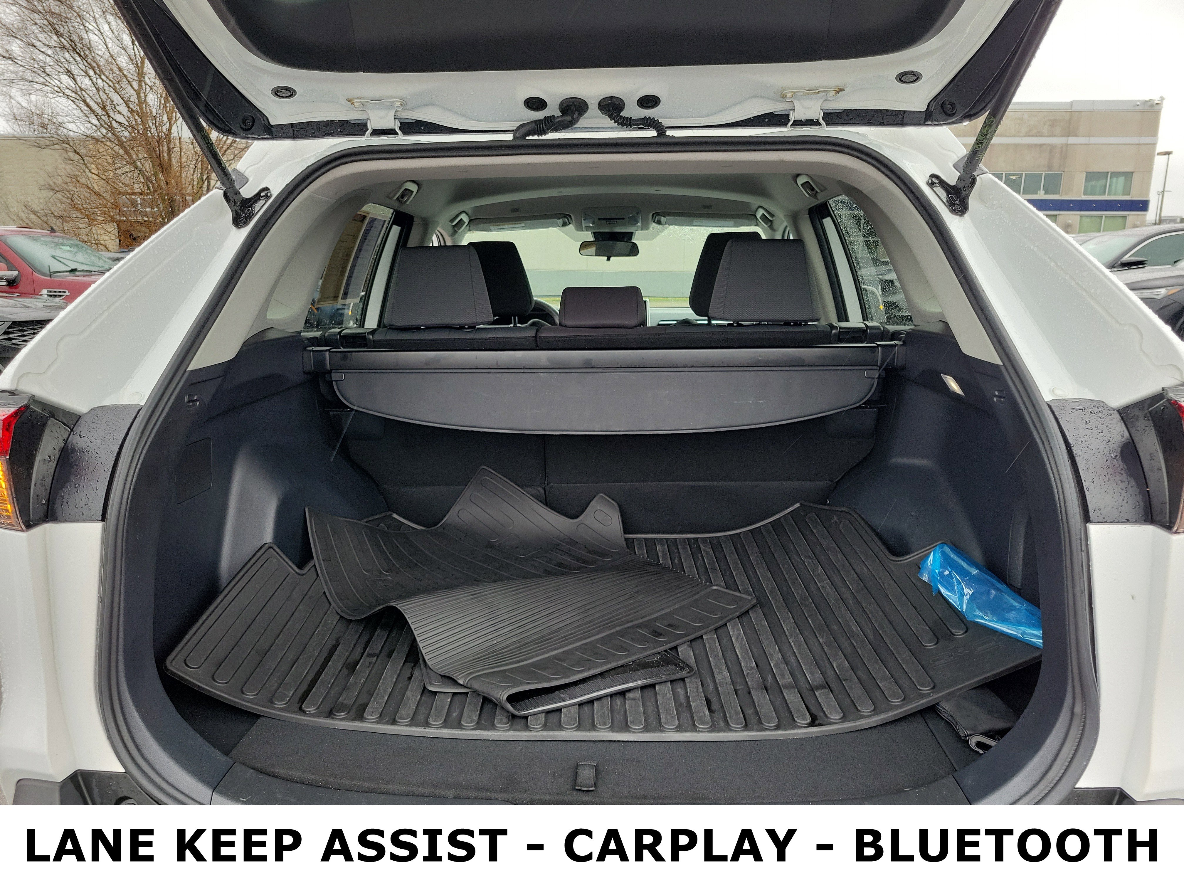 Used 2025 Toyota RAV4 XLE image 8