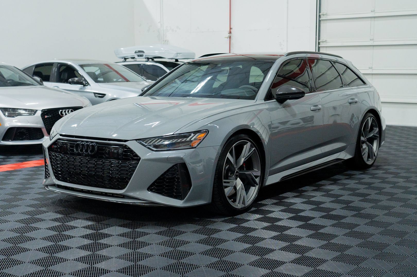Used 2022 Audi RS 6 w/ Carbon Optic Package AWD/4WD image 3