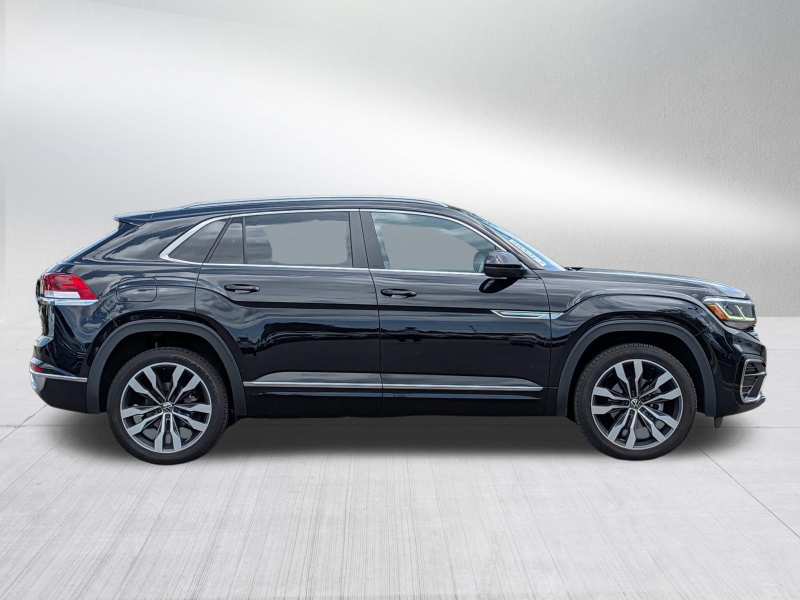 Certified 2021 Volkswagen Atlas Cross Sport SEL R-Line w/ Cross Sport MDO Package AWD/4WD image 8