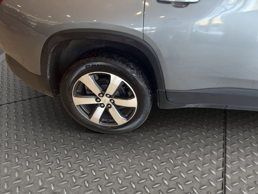 Certified 2021 Chevrolet Traverse LT w/ LT Premium Package image 21