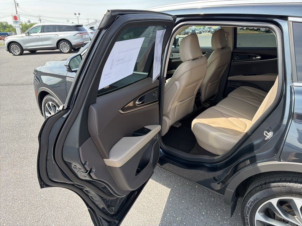 Certified 2023 Lincoln Nautilus Reserve w/ Luxury Package AWD/4WD image 15