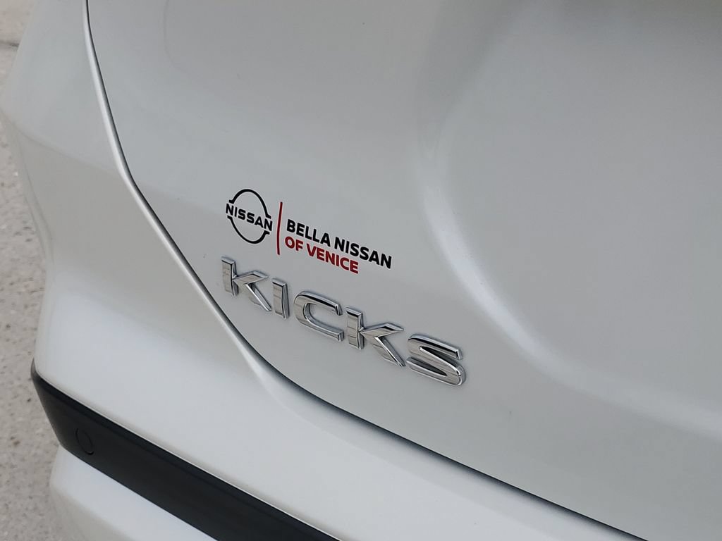 Certified 2024 Nissan Kicks SR w/ SR Premium Package FWD image 15