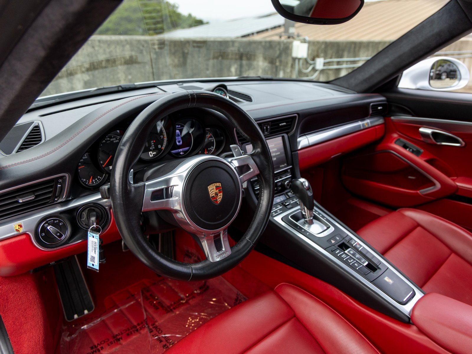 Used 2015 Porsche 911 Turbo image 4