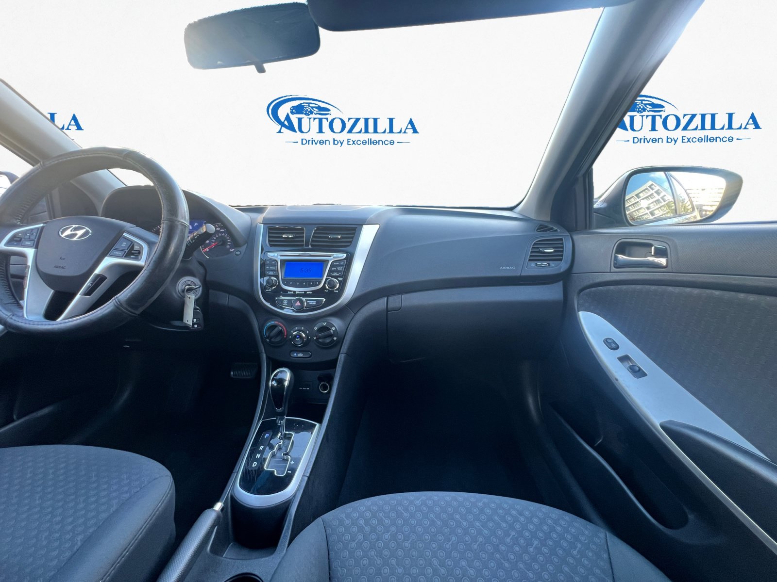 Used 2012 Hyundai Accent SE FWD image 11