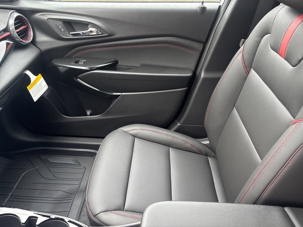 New 2026 Chevrolet Trax RS w/ Sunroof Package FWD image 16