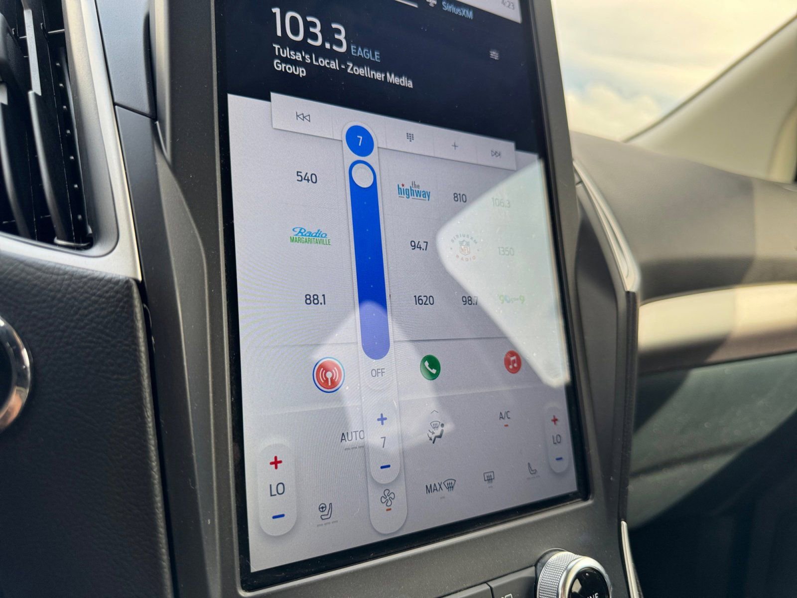 Used 2024 Ford Edge SEL w/ Convenience Package image 24