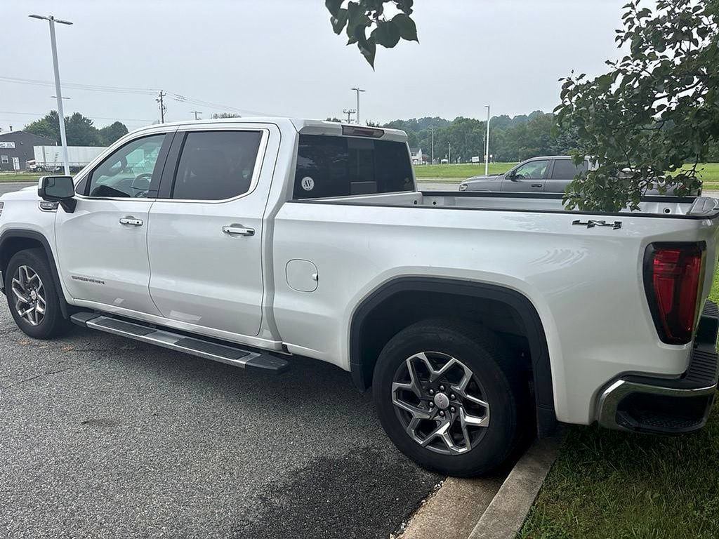 Used 2022 GMC Sierra 1500 SLT w/ SLT Convenience Package AWD/4WD image 7