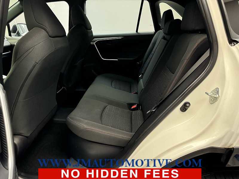 Used 2021 Toyota RAV4 SE w/ Weather & Moonroof Package image 17