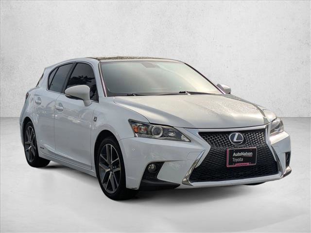 Used 2017 Lexus CT 200h image 3