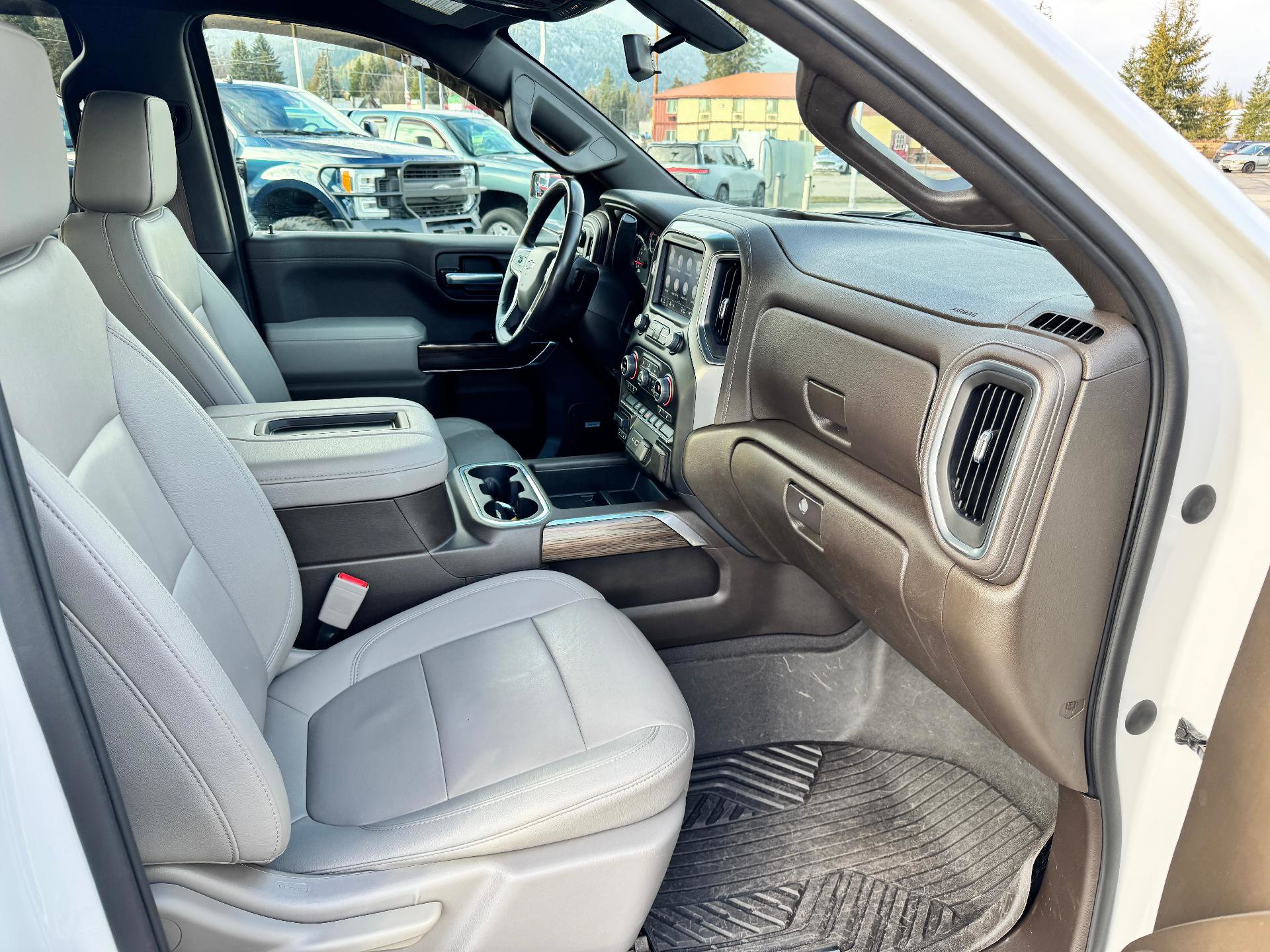 Used 2022 Chevrolet Silverado 1500 LT Trail Boss w/ Convenience Package II image 16