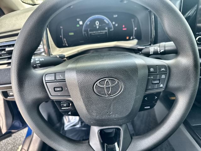 Used 2025 Toyota Camry LE image 23