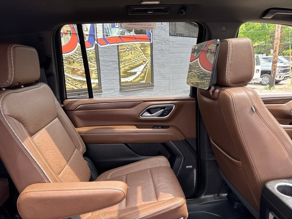 Used 2023 Chevrolet Suburban High Country AWD/4WD image 20